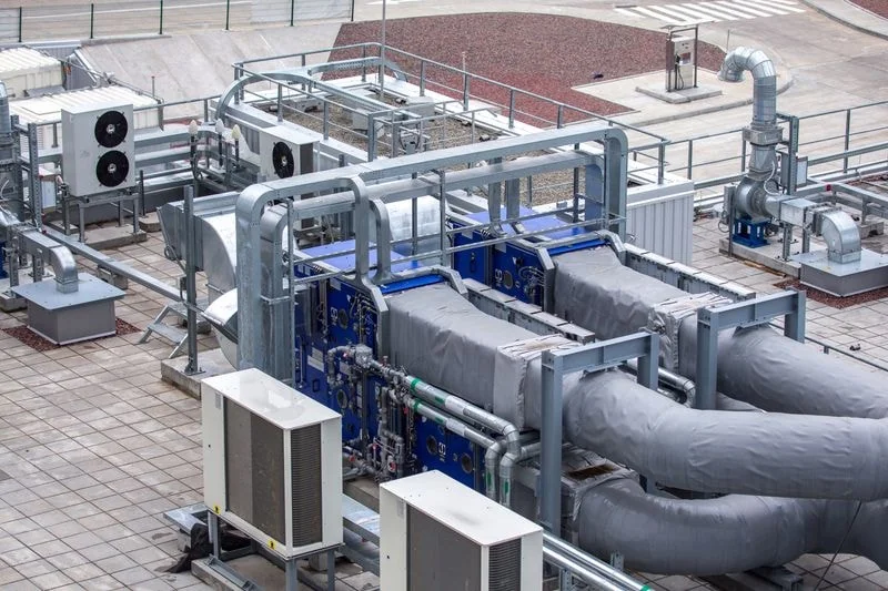 Bypass butterfly valve in industrial cooling water circulation system