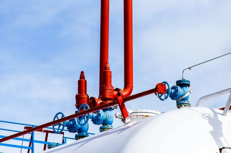 Double eccentric butterfly valves in oil and gas pipeline processing facility