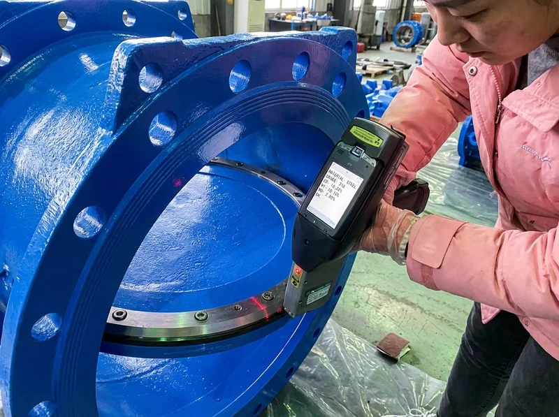 Hydrostatic pressure testing equipment